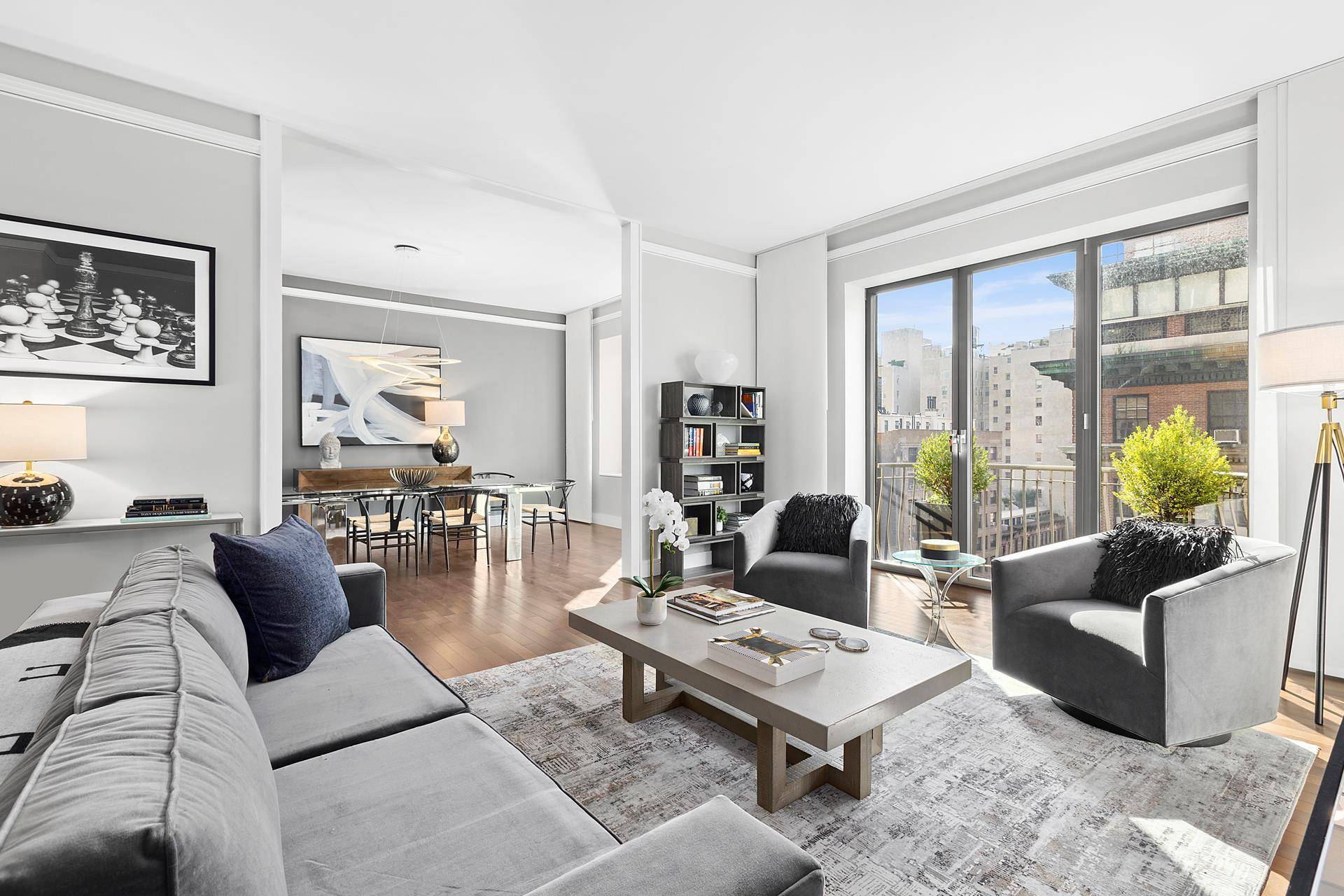 Grand proportions are on display in this mint condition luxury four bedroom condominium with twenty four hour doorman perfectly located in the heart of the Upper East Side.