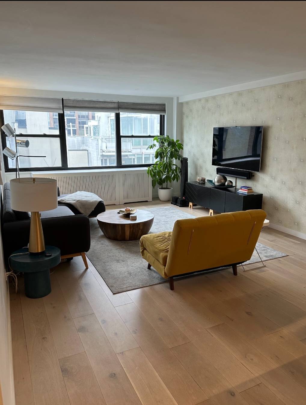 This generously proportioned 1 bedroom apartment offers an open floor plan with a stylish new renovation recently gut renovated.