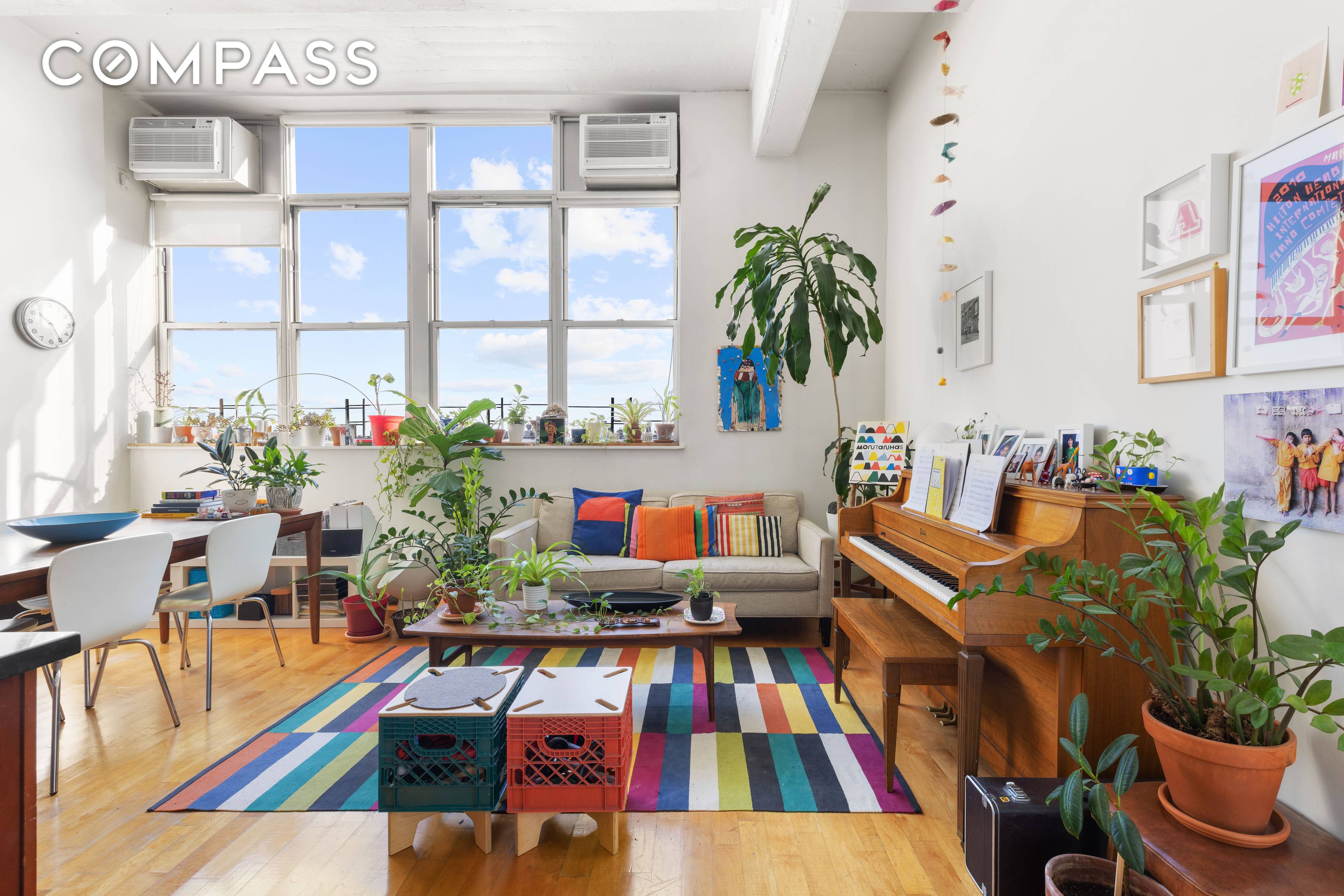 970 Kent 602 is a large amp ; sunny loft with all the Brooklyn vibes !