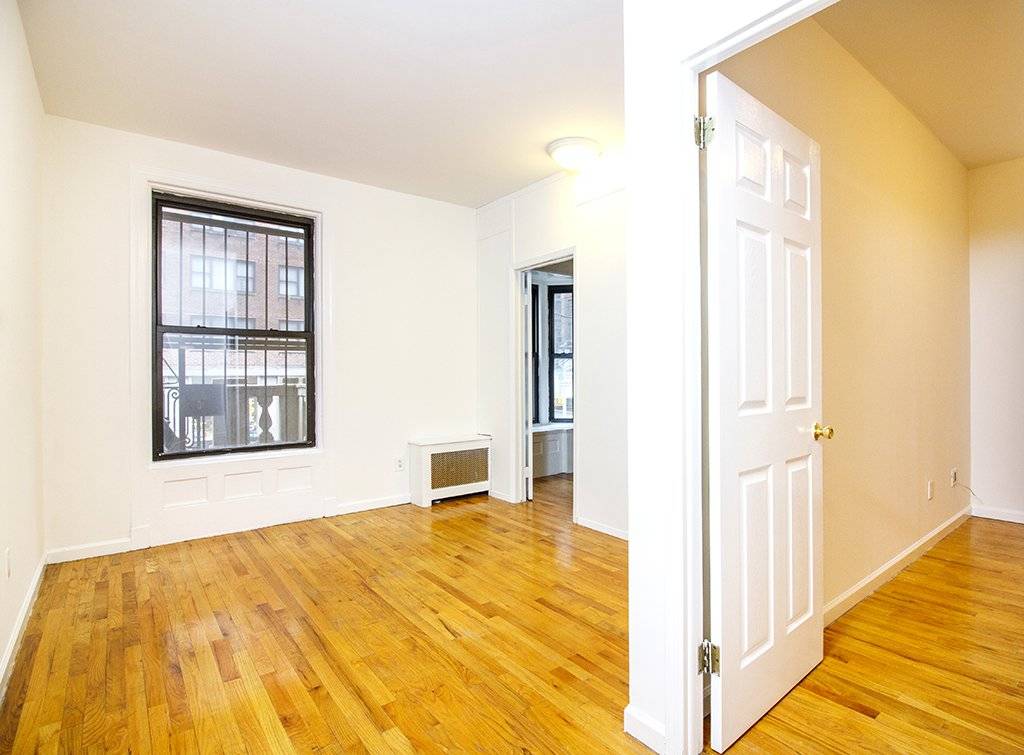 Spacious and Bright Two Bedroom in the Heart of Murray Hill.