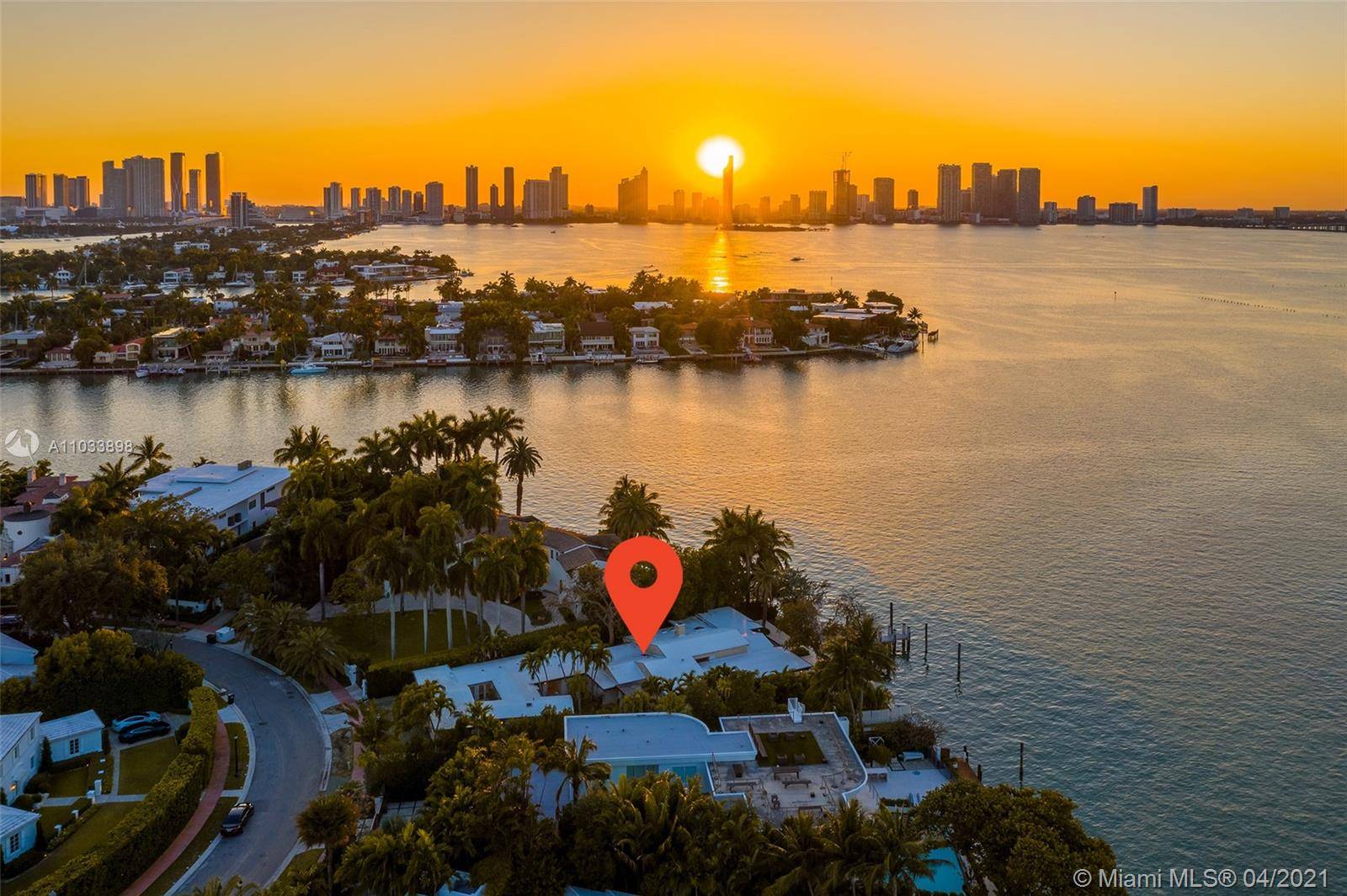 This Bayfront property is perfectly located on the coveted tip of the Venetian Islands.