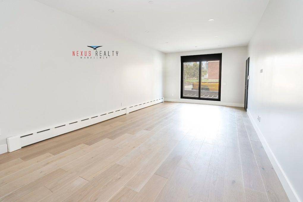 Brand New 1 Bedroom apartment in Long Island City 2500 NO BROKERS FEEKing size bedroom on the 1st floor in 3 story beautiful building with great closet spaceIsland kitchen with ...