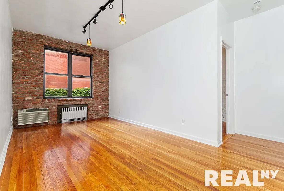 Gorgeous One Bedroom Apartment in The Heart of West Village available January 1st !