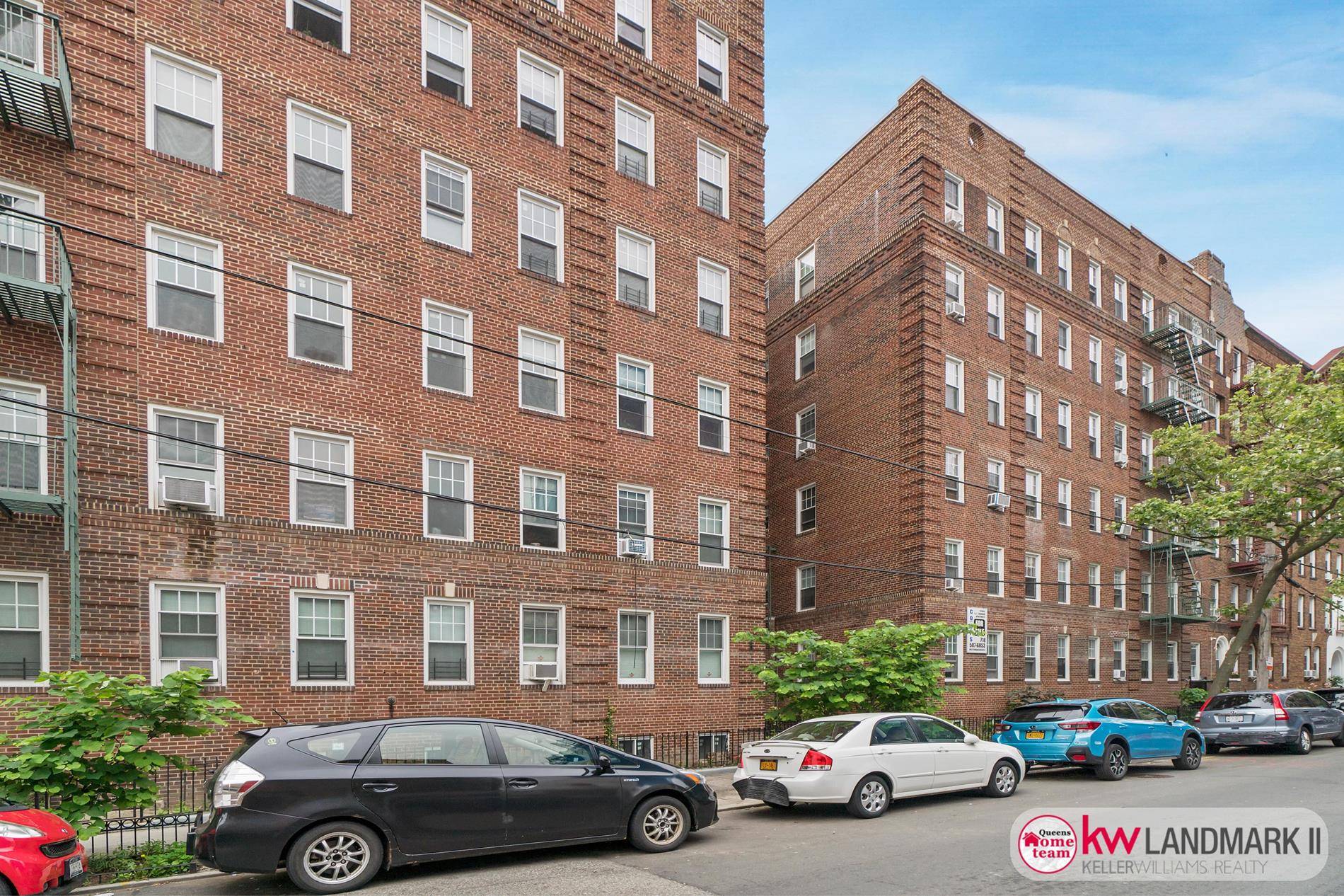 Located in Sunnyside off of Skillman Ave, this awesome, 1 BR 1 BTH unit has enough room for working, resting and playing.