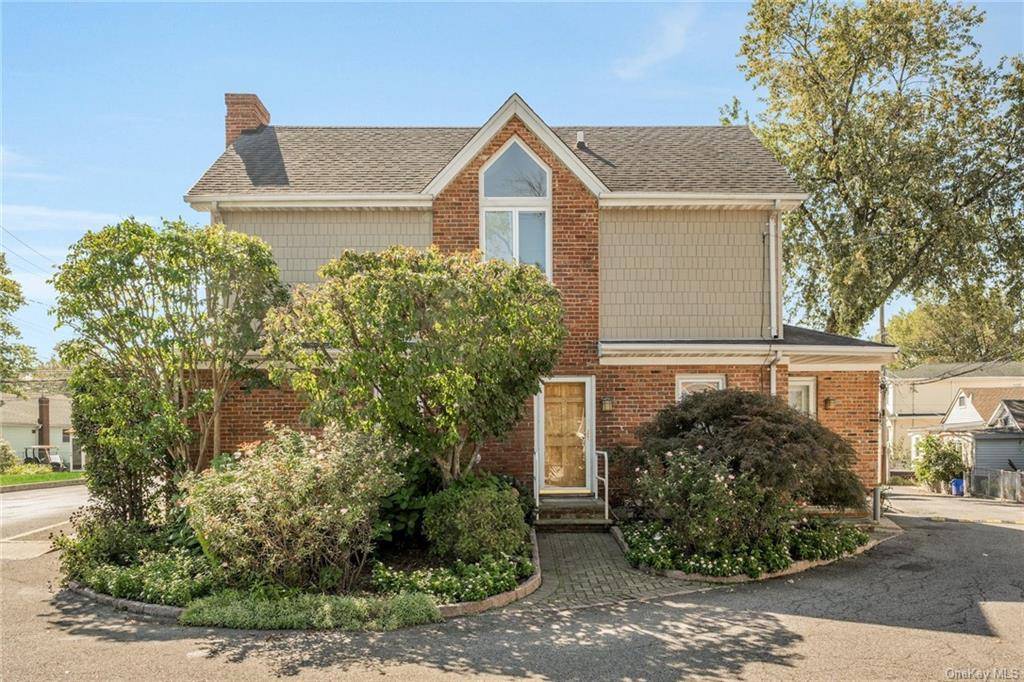 This corner unit was custom designed by the owner amp ; a must see with a Beautiful Landscaped front garden is nestled in the Edgewater Park community amp ; close ...