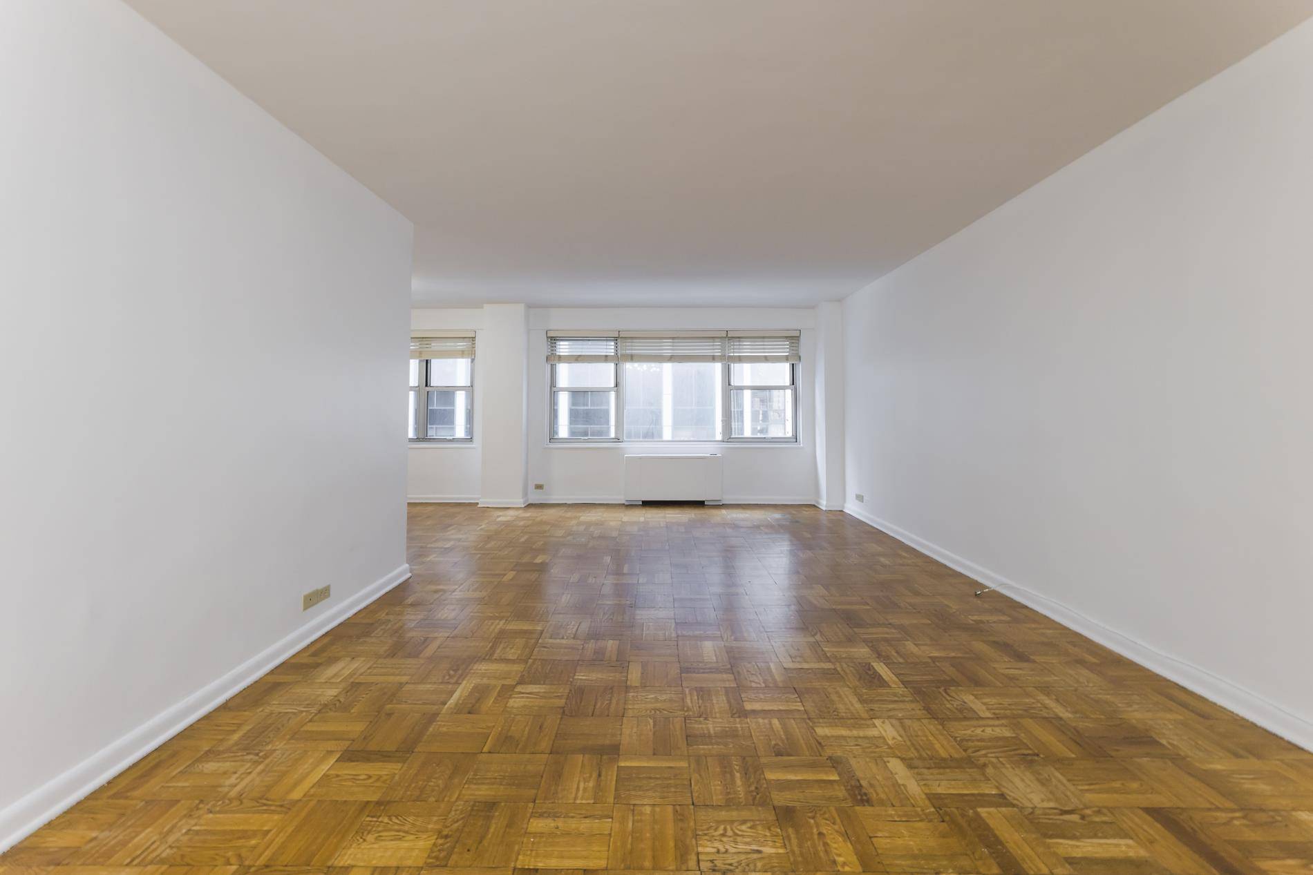 Put your finishing touches on this attractively priced alcove studio in Gallery House Condominium.