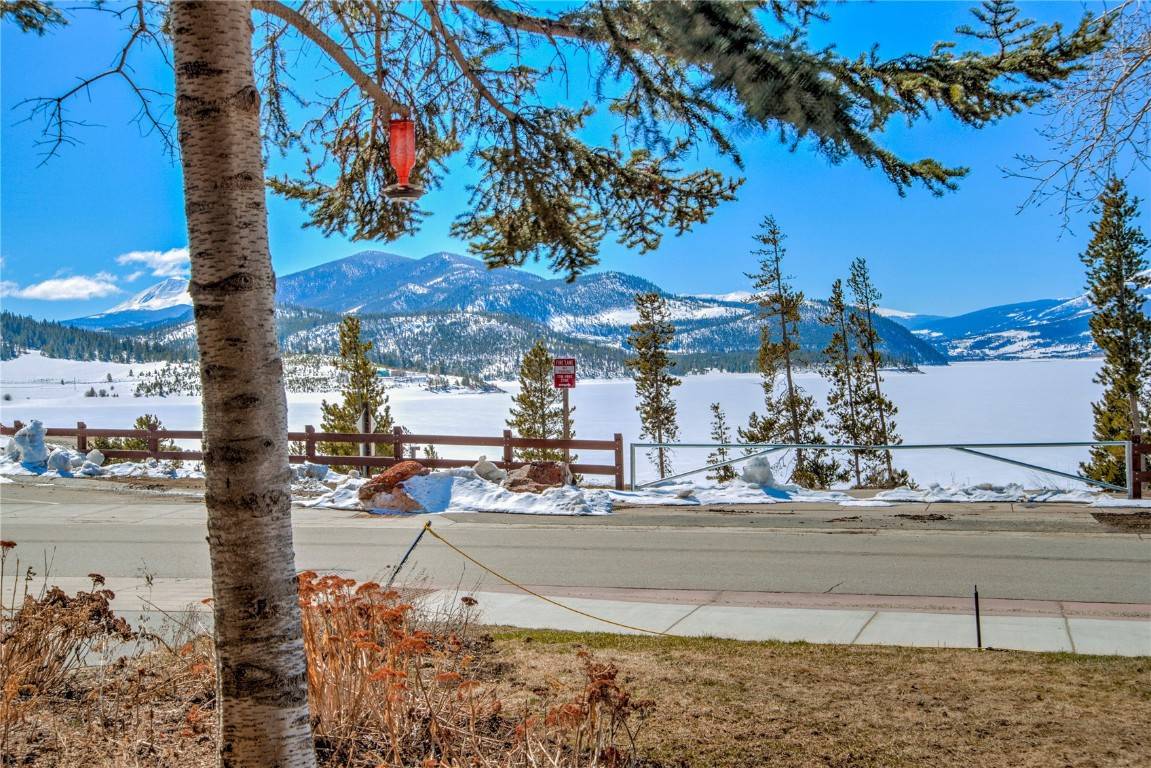 Enjoy breathtaking views of the mountains and lake from this fully remodeled 2 2 ground level condominium.