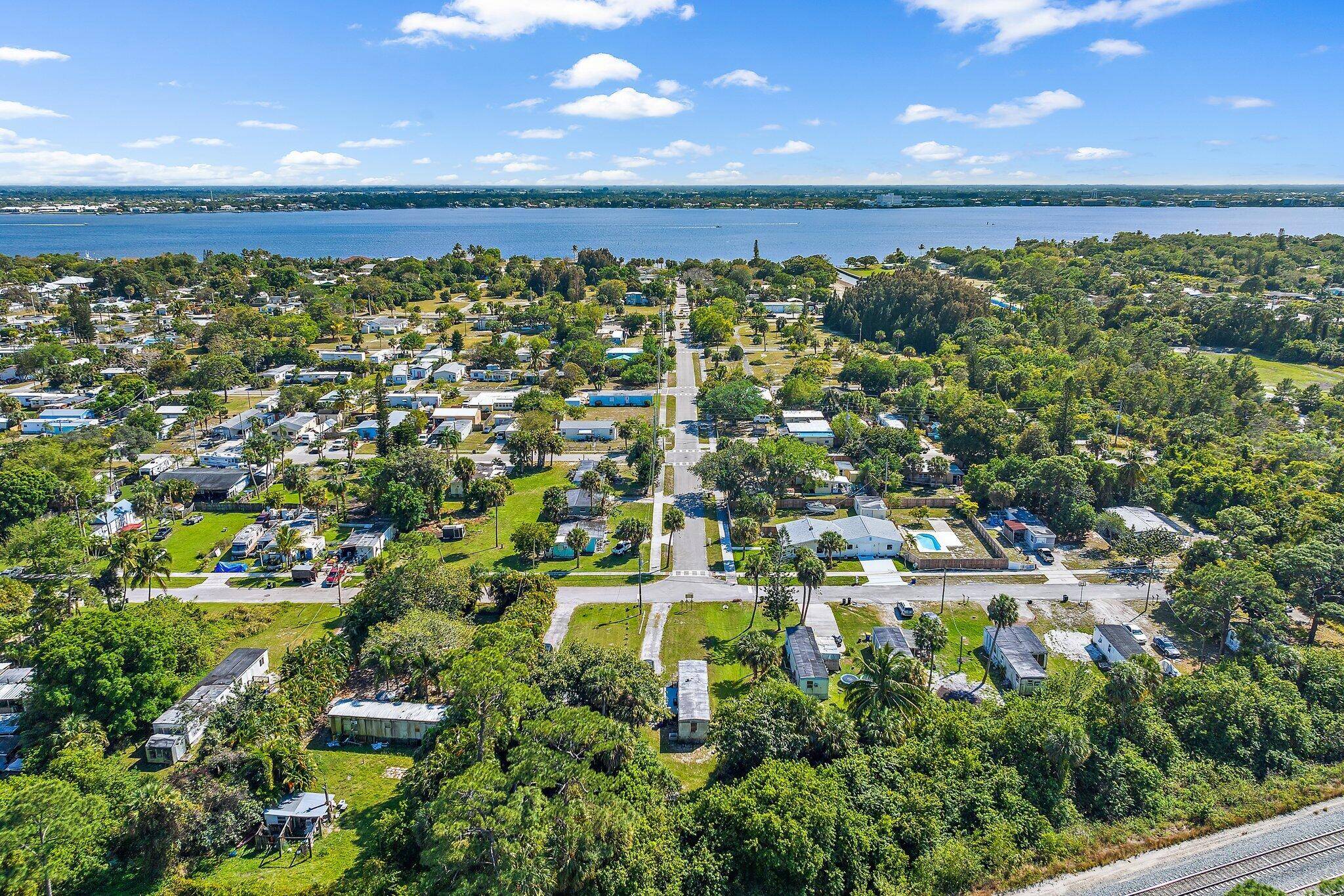 Welcome to the up and coming, quaint town of Rio, FL located in one of the tax benefit Opportunity Zones !