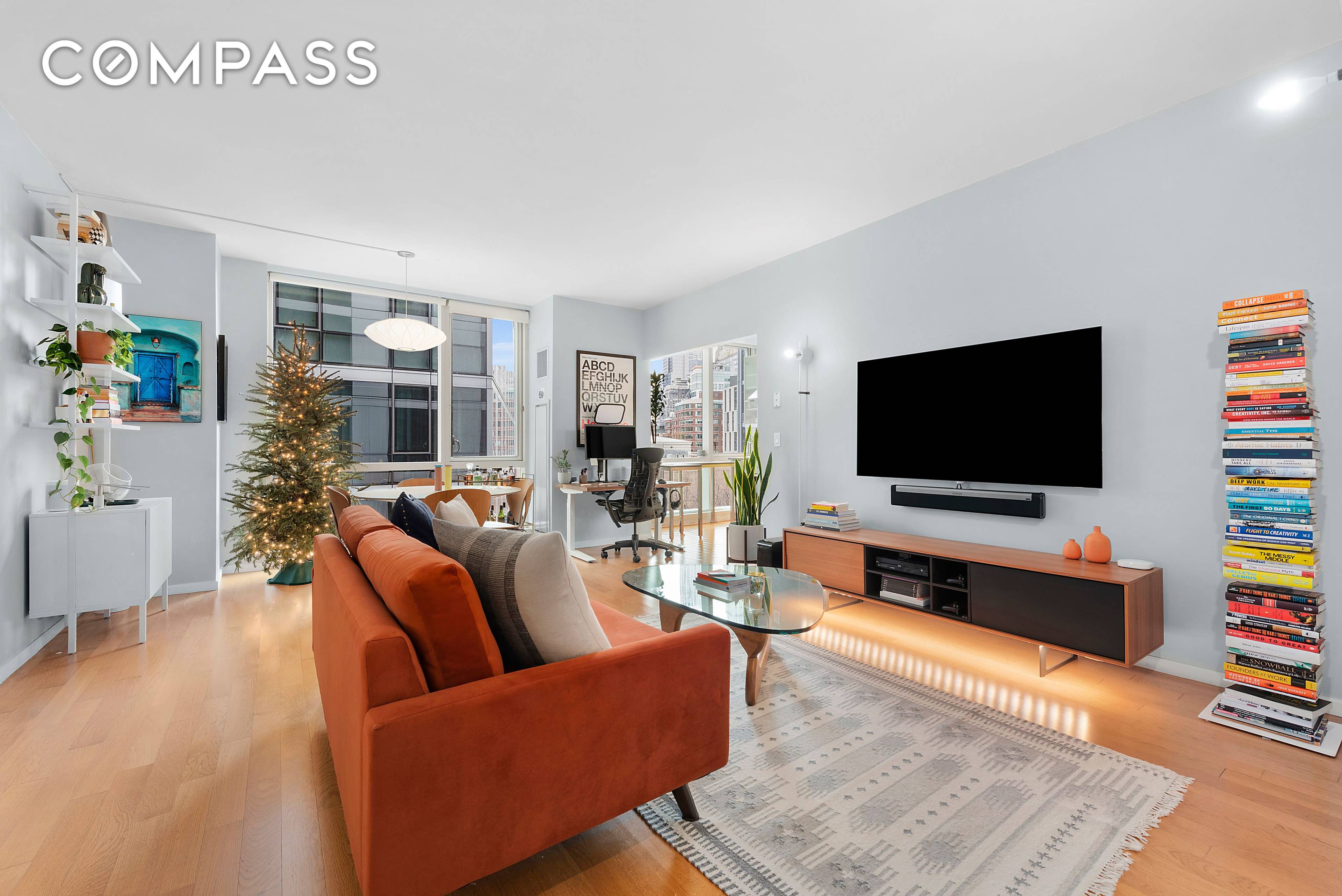 Welcome to unit 5E at the luxurious 200 Chambers Street condo building in the heart of Tribeca !