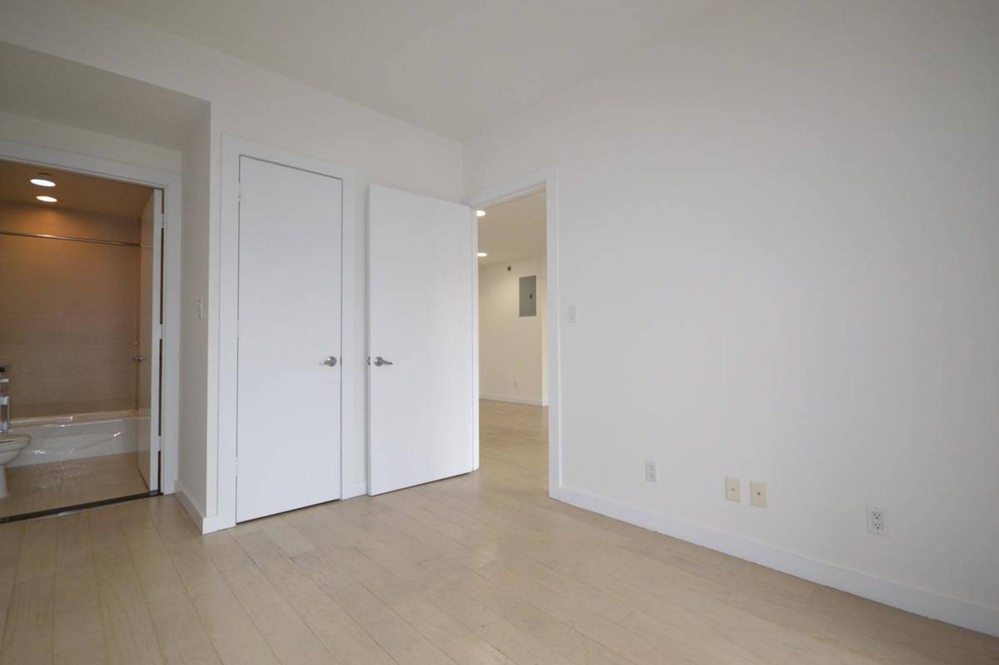 PRICE IMPROVEMENT NO FEE and 1 Month FREE Shown By Appointment Incredible opportunity to rent a 2 bedroom apartment with 2 full bathrooms and balcony.