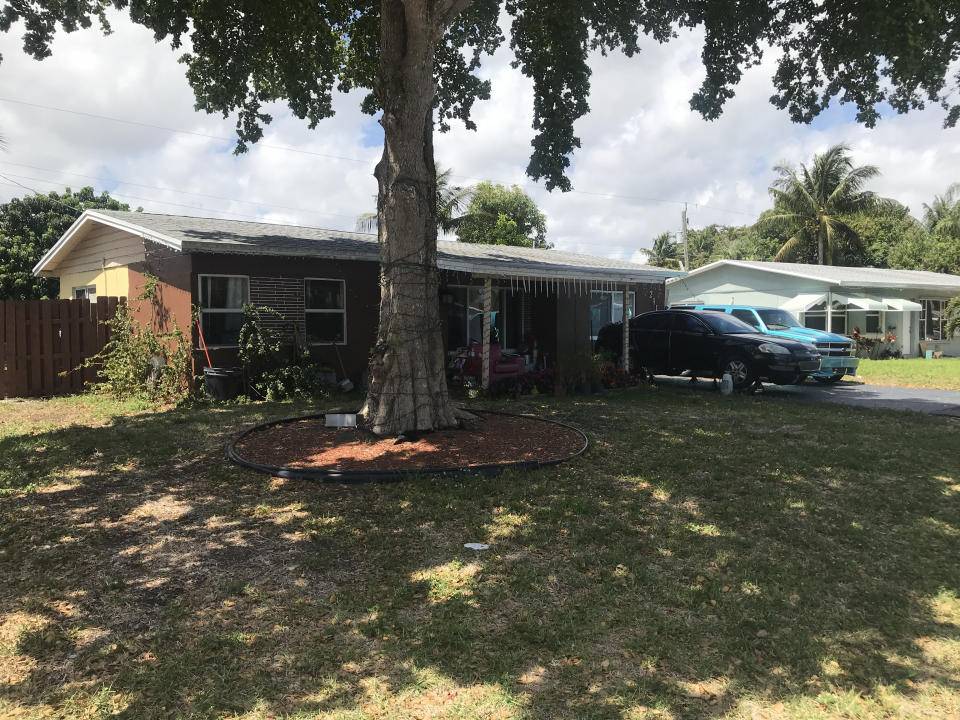 3 2 single family home located within Cresthaven just west of Federal HWY and north of Copans RD Large fenced in backyard Beautiful pool with a salt water system installed ...