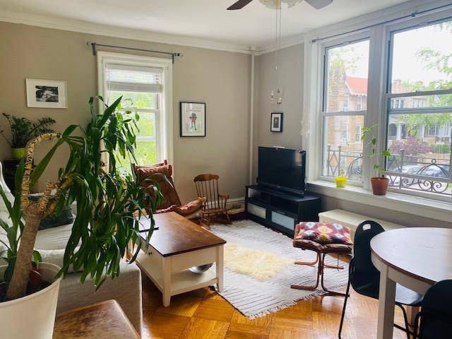 LARGE AND SPACIOUS 3 BR IN PRIME WINDSOR TERRACE !
