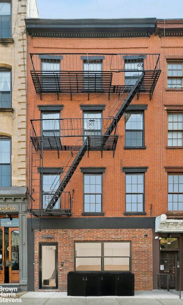 The Erin is a recently gut renovated, turnkey 8 unit boutique rental building in Cobble Hill, Brooklyn.
