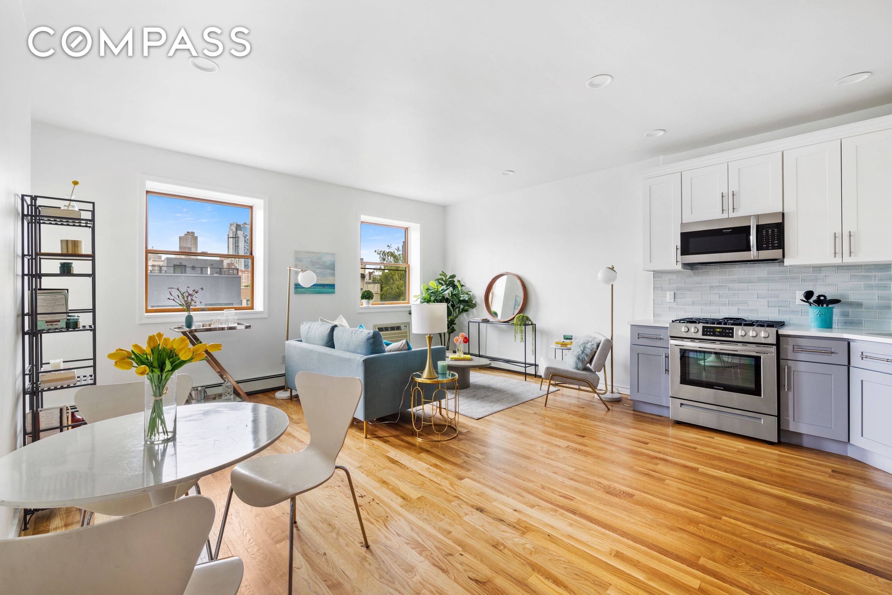 With an absolutely unbeatable Cobble Hill location, this serene, modern and newly renovated 1BD condominium is perched on the top floor of a boutique building and has very low monthlies, ...