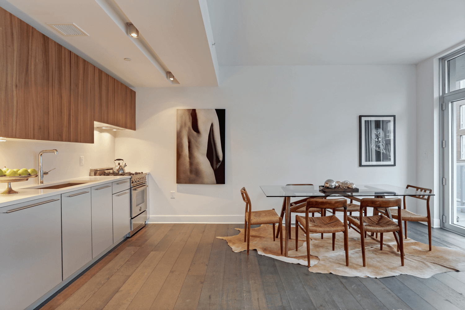 Welcome home to Residence 4B, a lofty one bed one bath located in TWO12 North 9th Street, an exquisite residential gem nestled in the heart of Williamsburg's vibrant Northside.