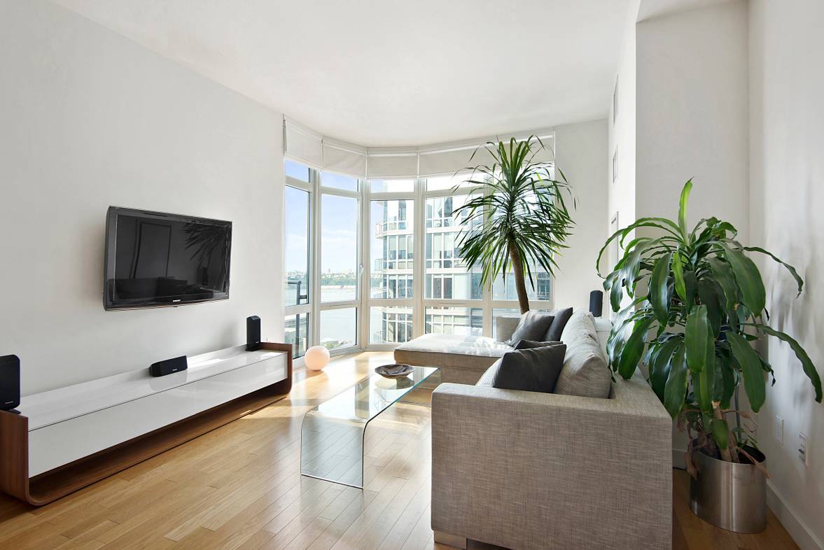 NO FEE 2 Year Lease Preferred Large Pets Allowed Mint Modern High Floor Corner 2 bedroom, 2 full bath apartment with amazing light and stunning NYC amp ; Hudson River ...