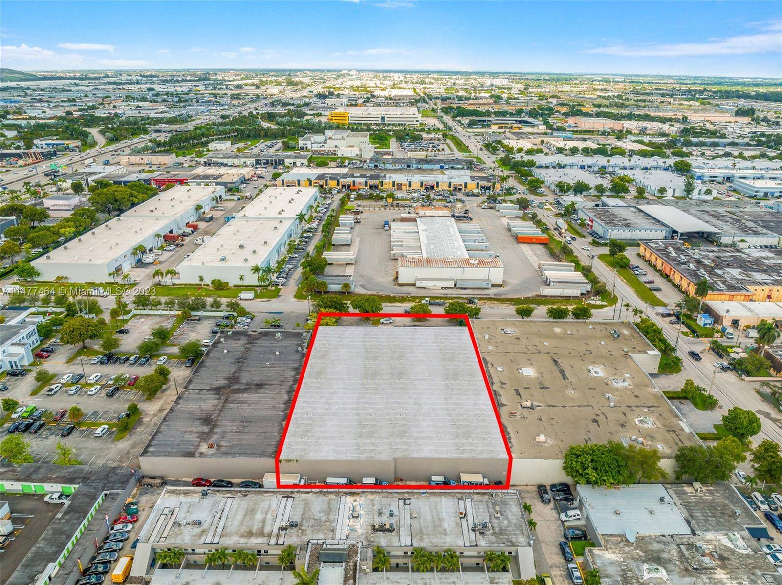 The warehouse offers 2 street level doors, 2, 000 sqft of showroom office 37, 000 Sqft of high ceiling warehouse space, and sits on over an acre of land with ...