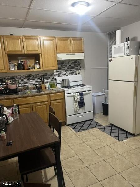 Kitchen 1 fl front