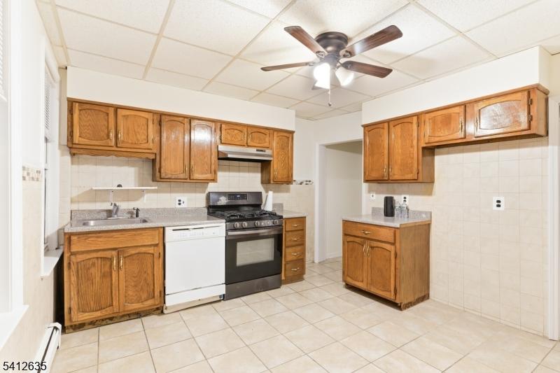 eat in kitchen