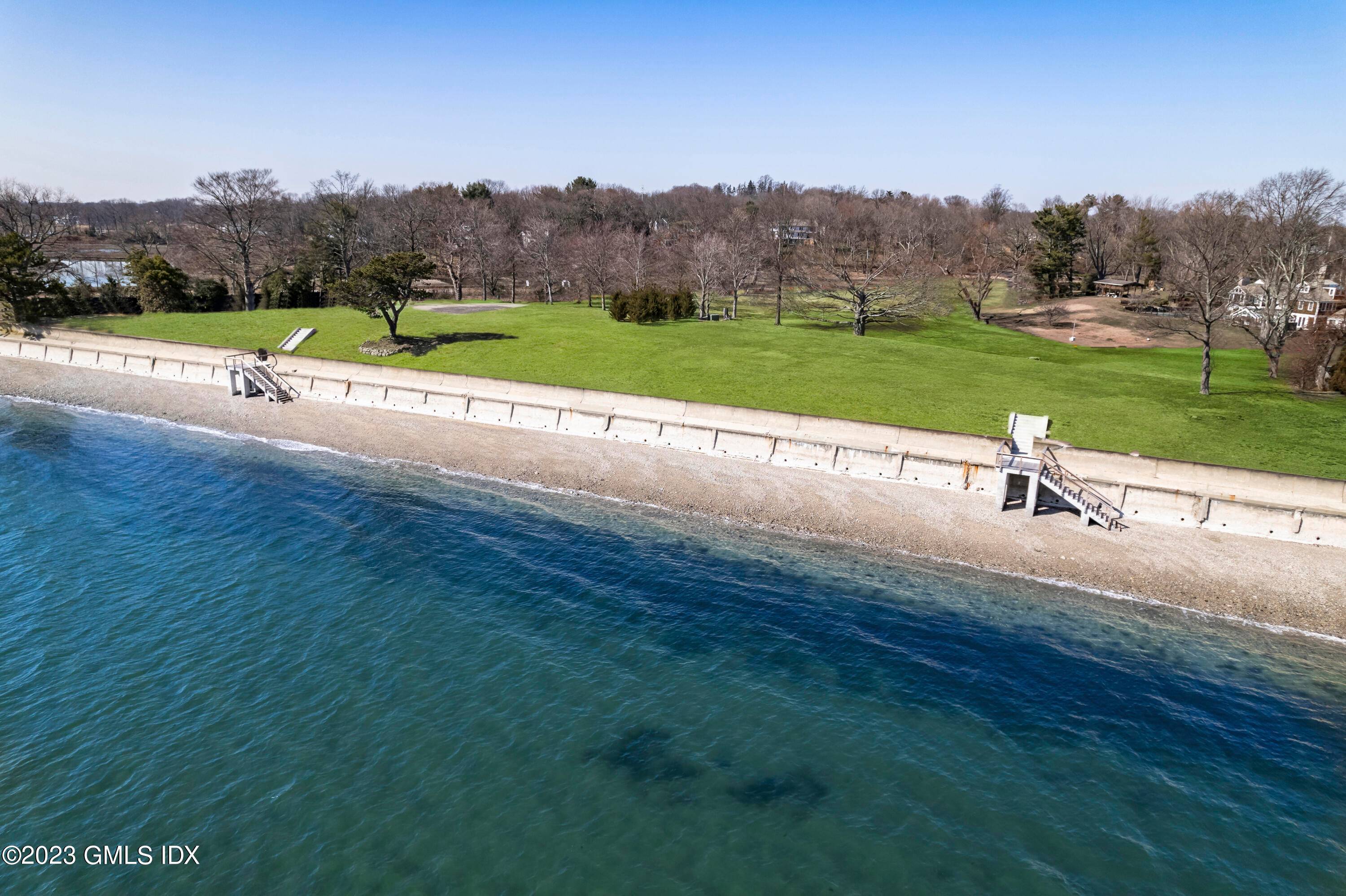 MAGNIFICENT LOT ON BEACHSIDE AVENUE Westport, Connecticut Presenting a remarkable opportunity to custom design your own sensational estate, this spectacular 3.