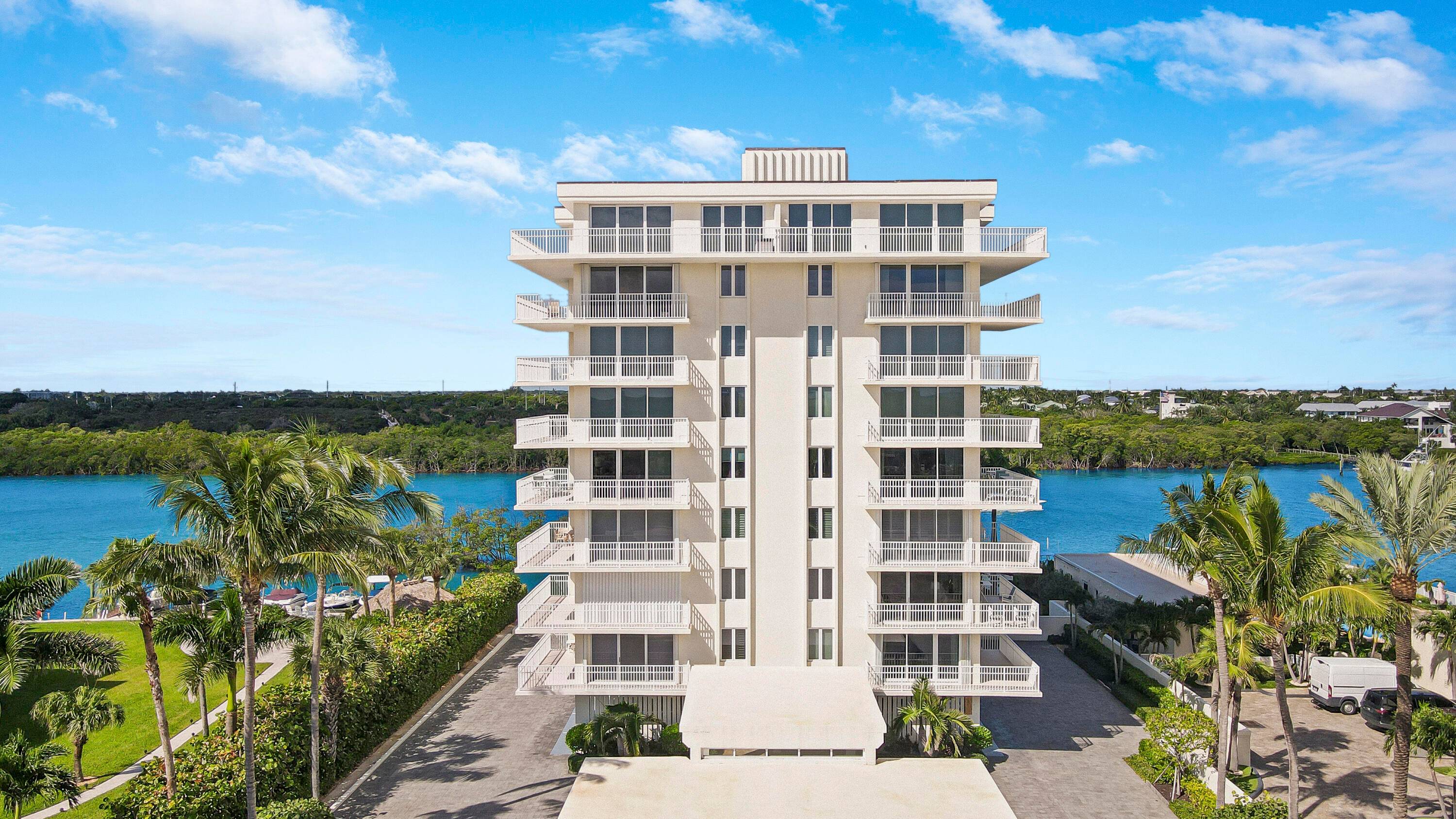 LaMar is a stunning condo located in an oceanside community, offering breathtaking views of the intracoastal and the iconic Jupiter lighthouse.