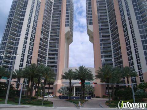 Luxurious Ocean One apt., Direct Ocean and pool view, 1 assigned parking and complimentary valet, foyer with private elevator entry and storage room, ocean view from most rooms, master suite ...