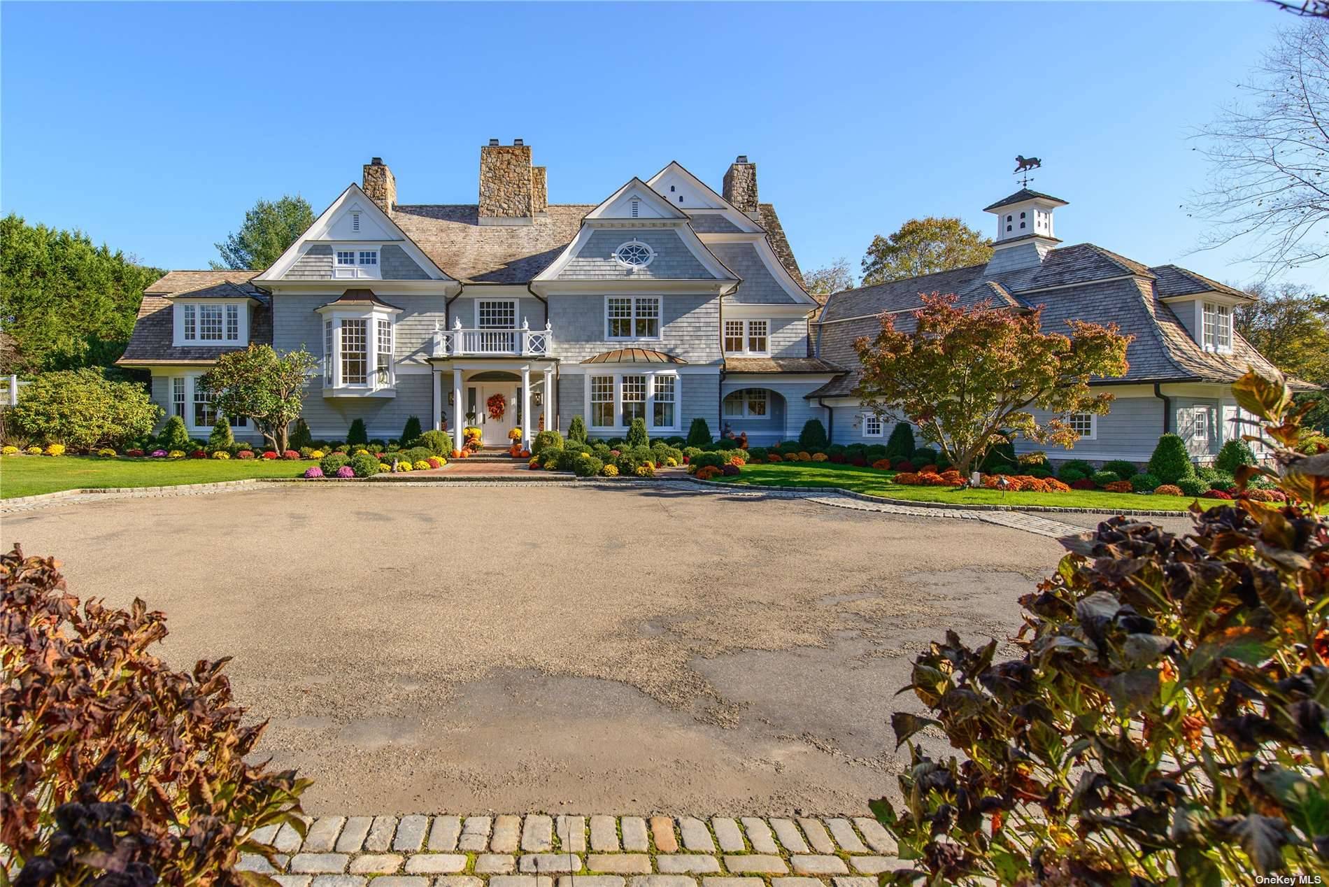 Traditional Architectural Design amp ; Superior Interior Detail Combine To Create This Stunning Southampton Shingle Style Residence, Built By John Kean Development Using The Finest Of Materials.
