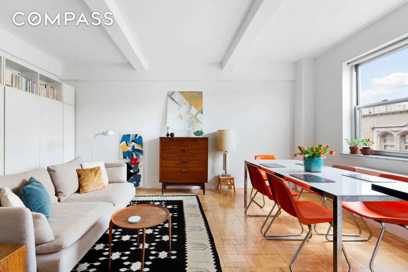 This Lower East Side alcove studio has bright and open views of the Williamsburg Bridge, affording beautiful light throughout the day.