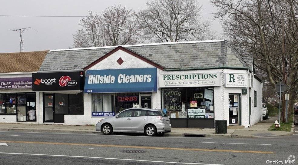 Excellent, available storefront located on a well traveled street in Williston Park !