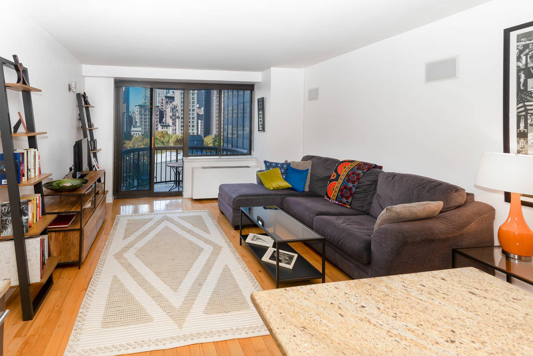 OPEN HOUSE SUNDAY JAN 24TH TO 17TH 11 12pm BY APPT ONLY WITH 24 HR NOTICE Perfectly situated at the crossroads of NoMad amp ; The Flatiron District, this triple ...