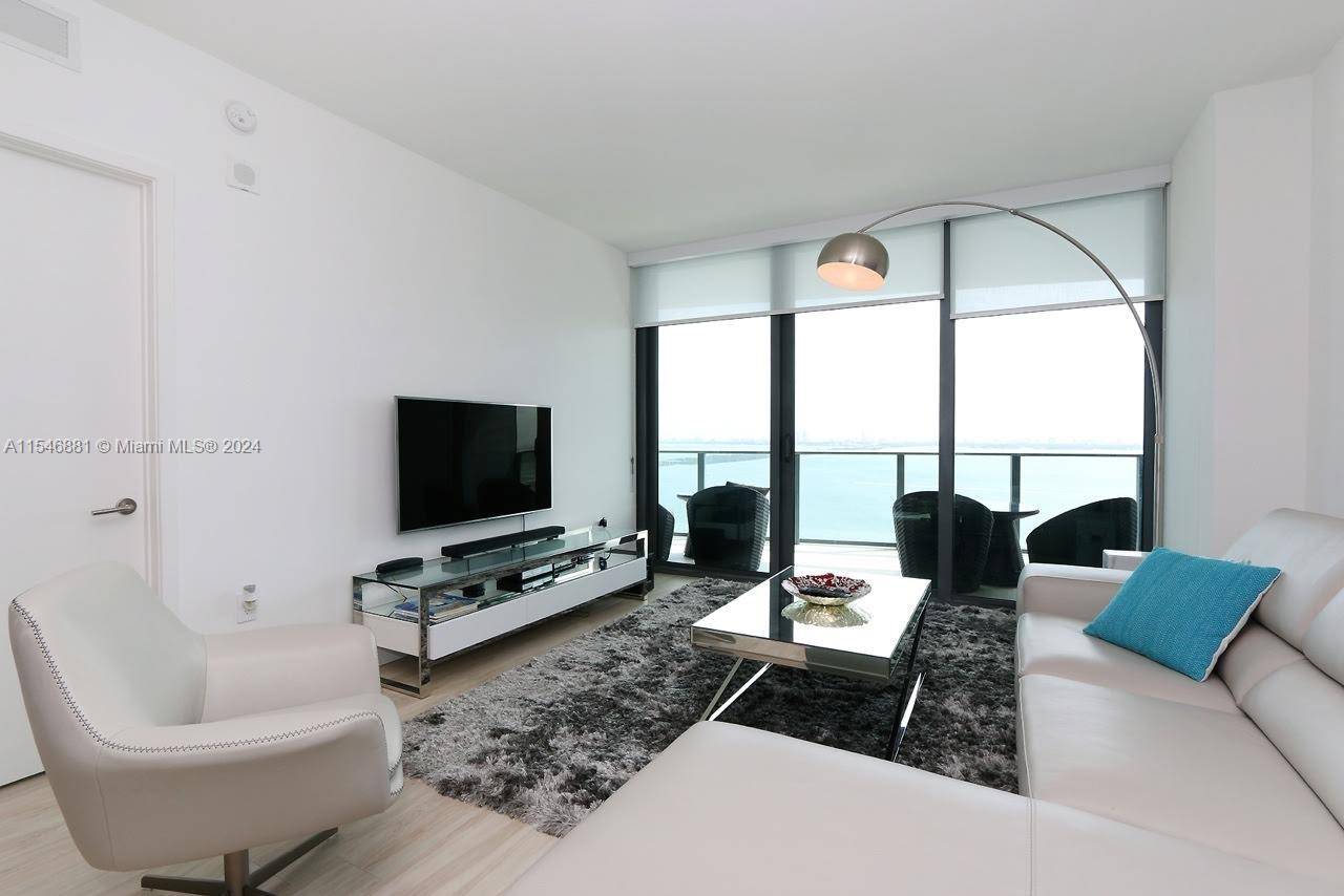 Beautiful unit with unobstructed direct views of Biscayne Bay and Miami Beach.