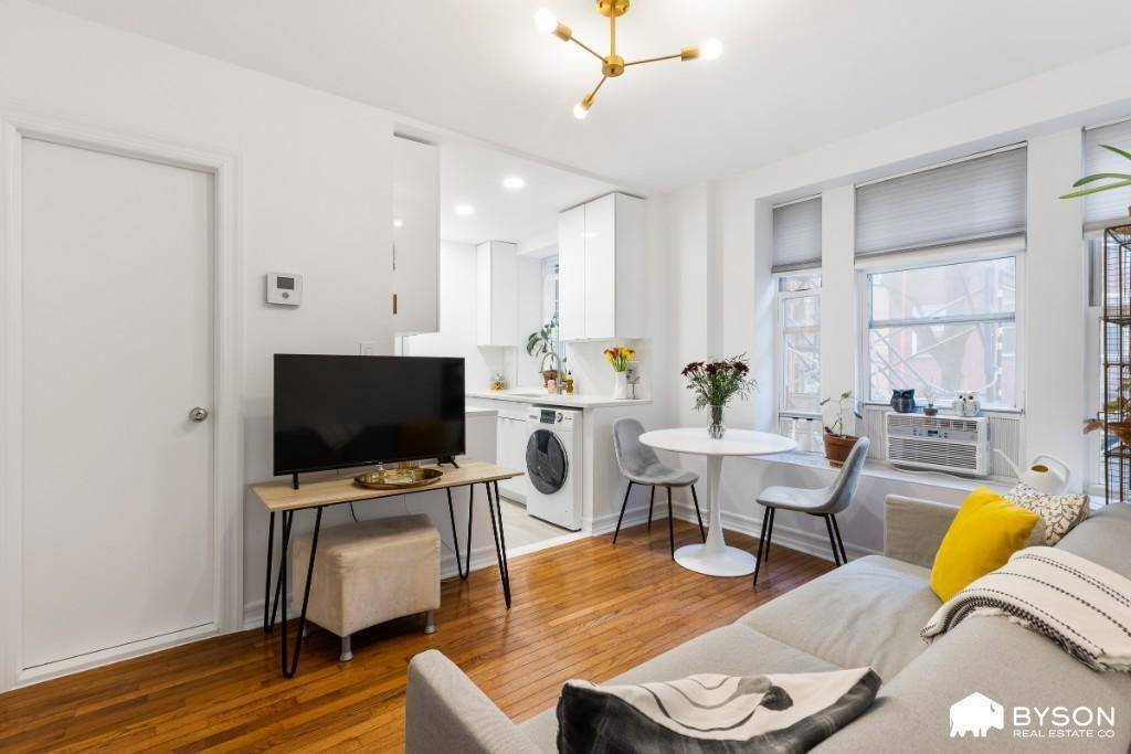 Welcome to your dream apartment in the heart of the East Village !