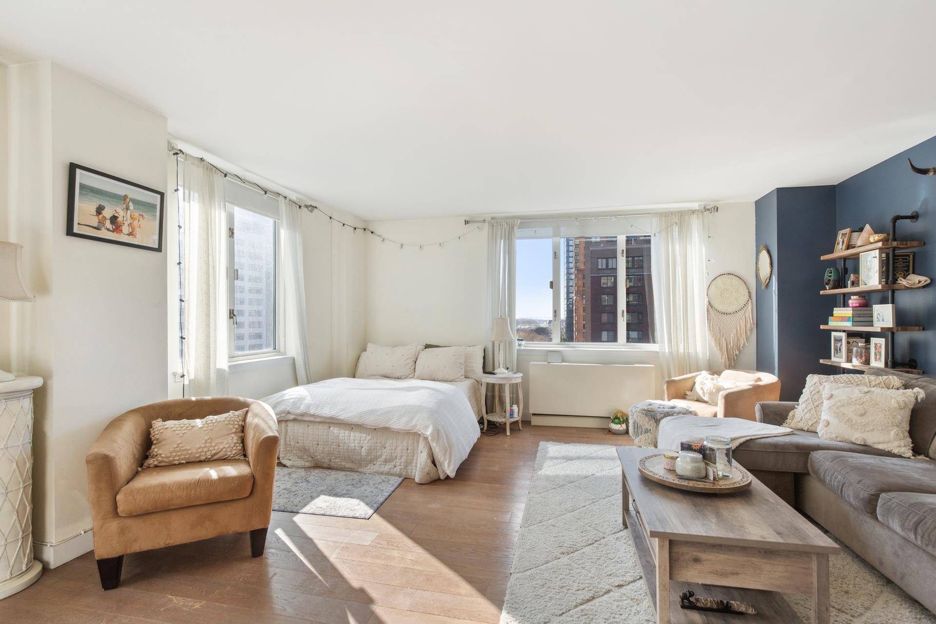 AWESOME AND BRIGHT one bedroom in Battery Park City, luxurious and amenities rich livingexperience with views of the Hudson River and city skyline.
