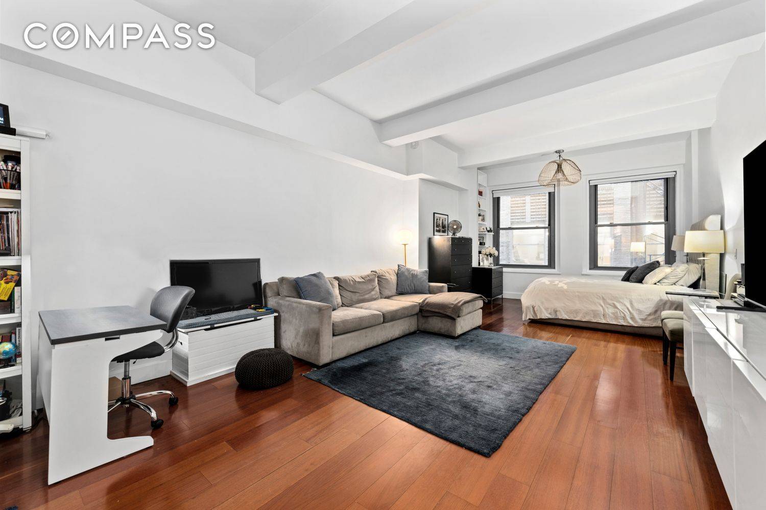 Come Home to this beautifully renovated 800 SQ FT loft style Condo in the heart of the Financial District.