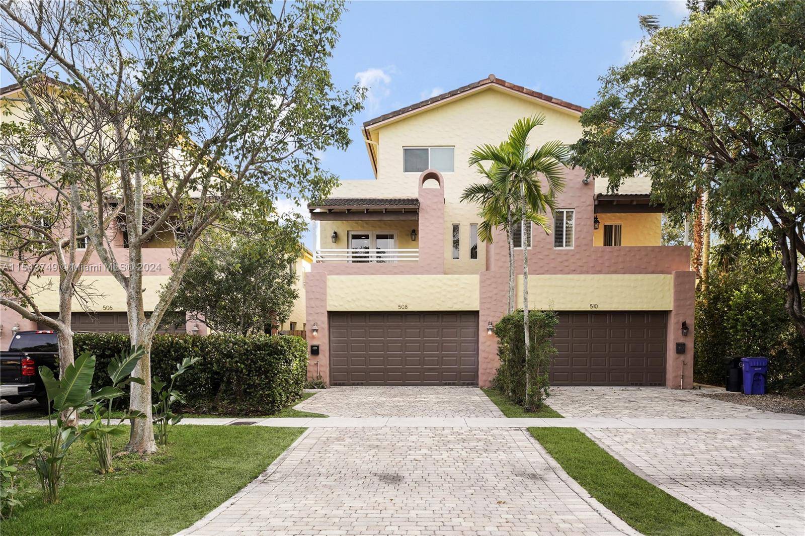 3 story townhome nestled in the heart of Fort Lauderdale with 4 bedrooms, 4 bathrooms, and a 2 car garage.