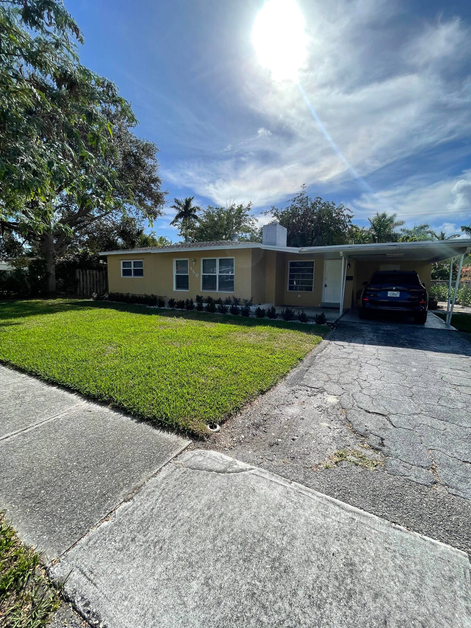 GREAT EAST BOCA HOME WITH ROOM TO EXPAND.