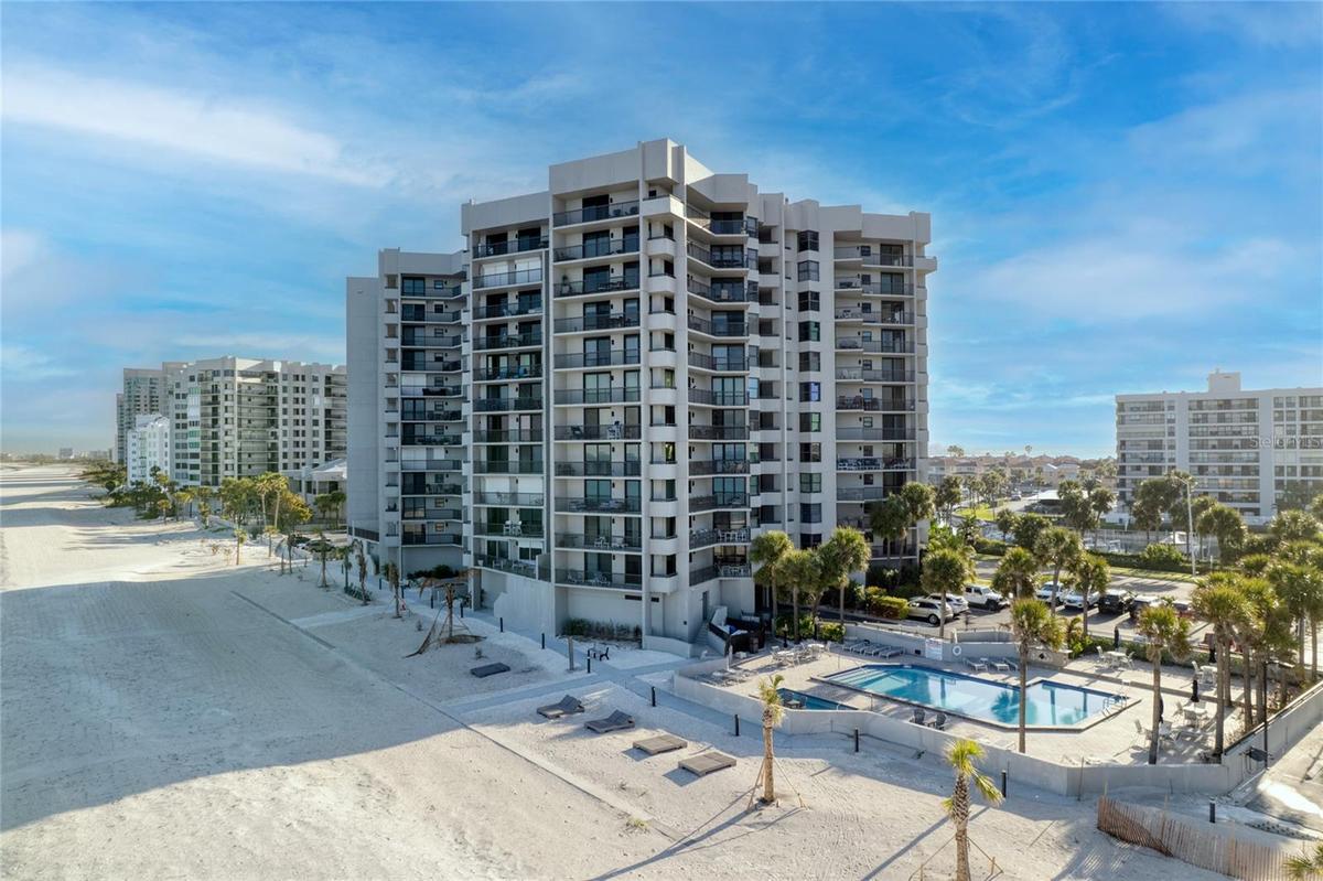 Beach front living at Dan's Island on Clearwater Beach