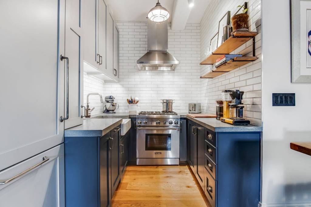 A GEM IN THE VILLAGE ! 7E is an oversized alcove studio that has been gut renovated and meticulously architected so two can live in comfort and style.