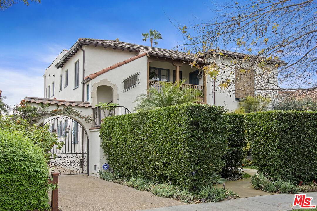 607 N Kilkea Dr 2BR Beverly Grove La