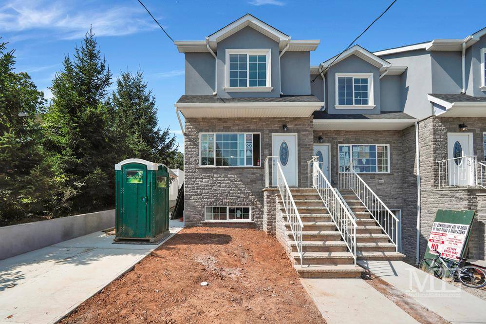 Todt Hill New Construction A rare opportunity to own on the Hill !
