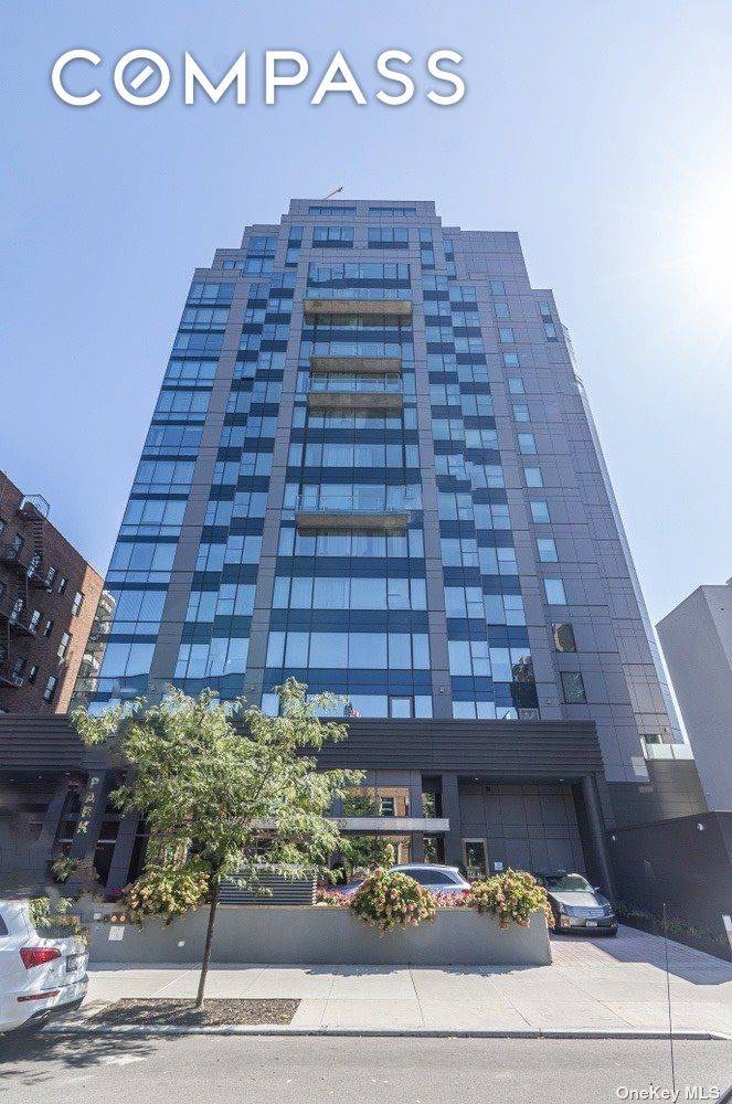 Beautiful 1 bedroom apartment in the Aston Featuring 9 foot ceilings, hardwood floors, wall of windows, stainless steal appliances, washer and dryer in unit.