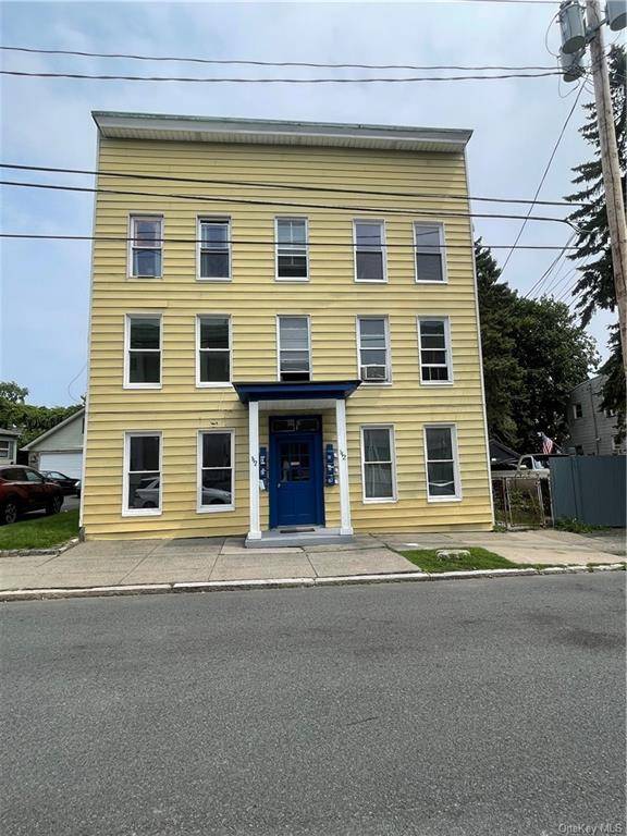 DON'T MISS THIS OPPORTUNITY TO OWN A THIS 6 UNIT MULTI FAMILY IN CHOES NY.