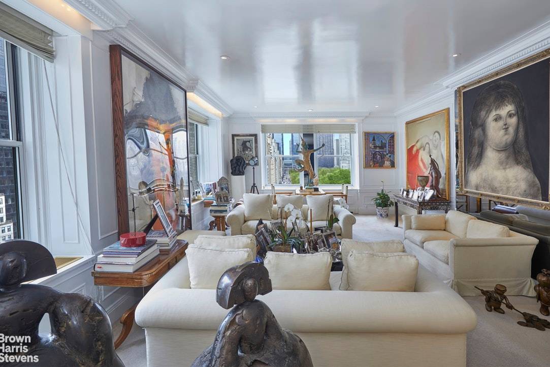 MAGNIFICENT FIVE BEDROOM WITH SWEEPING CENTRAL PARK amp ; SKYLINE VIEWSThis magnificent residence represents the epitome of luxury New York City living at its best.