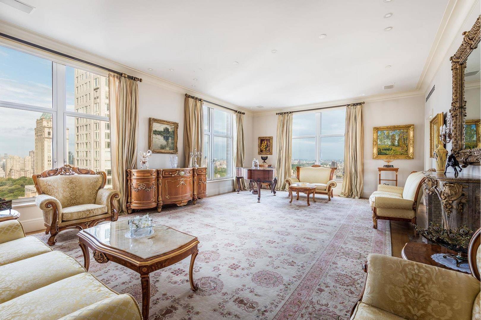 Presenting a prized offering in a perfect location on Manhattan's Upper East Side.