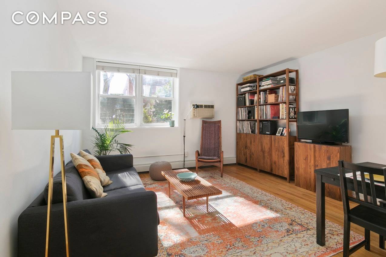 Welcome to this sunny, turnkey one bedroom unit in the Park Vanderbilt, one of the most desirable pet friendly coops in Windsor Terrace.
