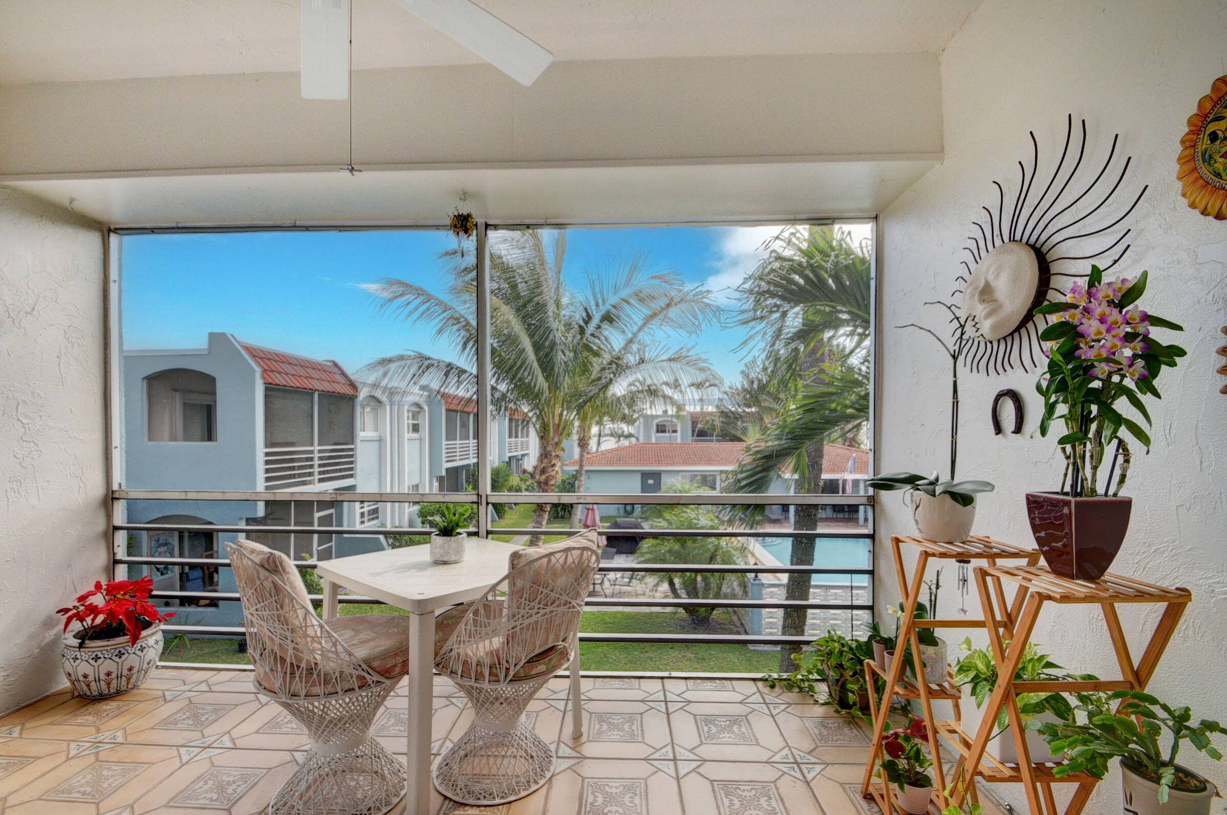 Welcome home to this 1 bedroom, 1 bathroom one of a kind Intracoastal apartment community.