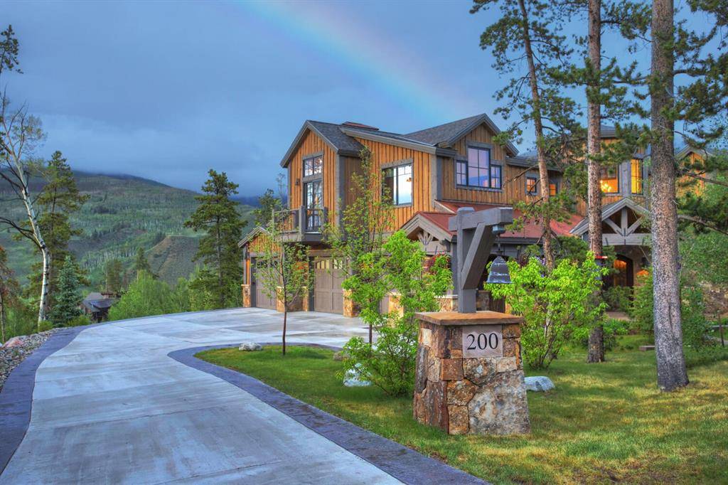 Do magnificent estates exist at the end of a rainbow ?
