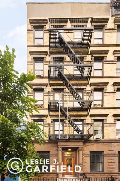 360 West 119th Street is a 25' wide South Harlem walk up apartment building with 14 free market, recently renovated units spanning approximately 11, 700 square feet.