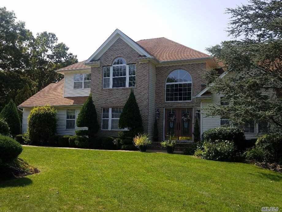 Gorgeous MUST SEE Turn key, move in ready Colonial on a quiet Cul de Sac.