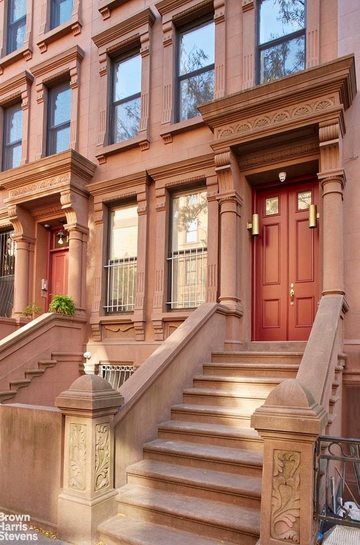 Move right in to 108 West 118th Street, a truly delightful Harlem townhouse located between Malcolm X and Adam Clayton Powell, Jr Boulevards.